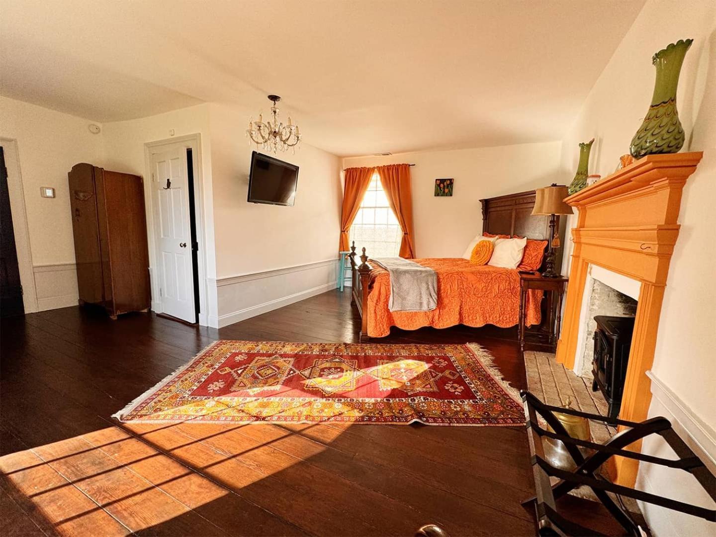 The Sunnyside Sisters Bed And Breakfast Clarksville Exterior photo